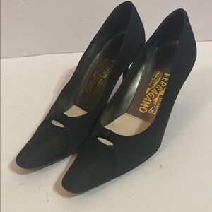 SALVATORE FERRAGAMO Women’s 7.5 3A Black Satin Bow Pointed Heels